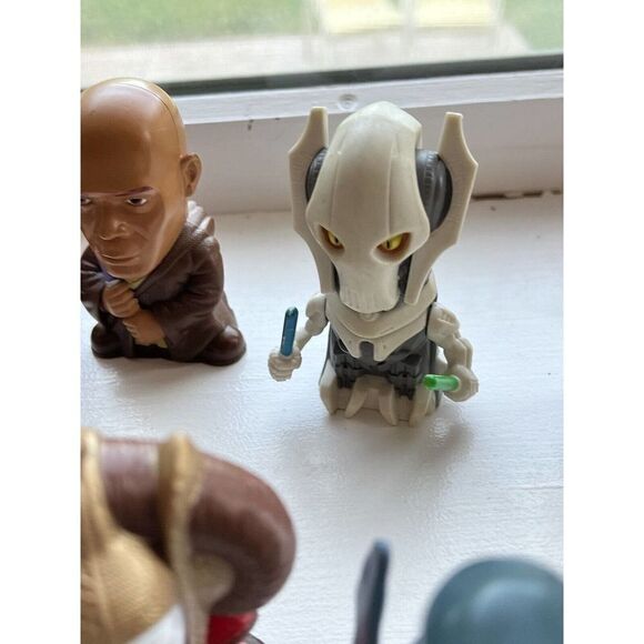 Collection Of 22 Star Wars Burger King 2005 Figures And Ships - Picture 16 of 16